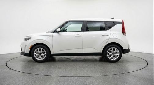 Snow White Pearl 2025 Kia Soul LX