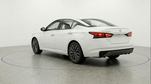 Glacier White 2025 Nissan Altima SV FWD