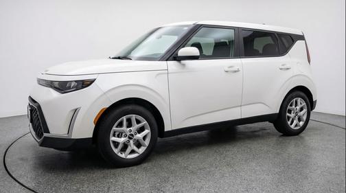 Snow White Pearl 2025 Kia Soul LX