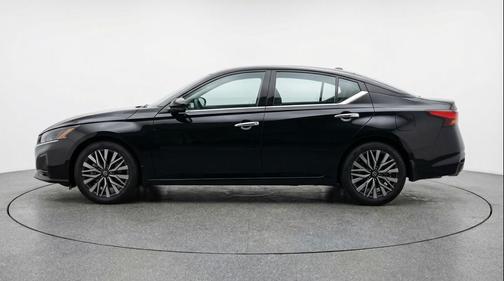 Super Black 2025 Nissan Altima SV FWD