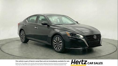 Super Black 2025 Nissan Altima SV FWD