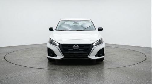 Glacier White 2025 Nissan Altima SV FWD