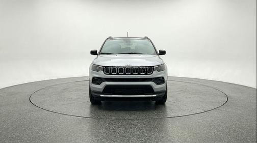 Silver Zynith Metallic Clearcoat 2025 Jeep Compass Limited
