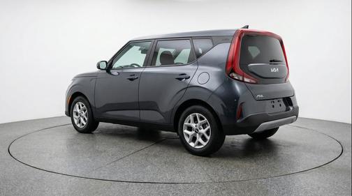 Gravity Gray 2025 Kia Soul LX