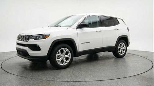 Bright White Clearcoat 2025 Jeep Compass Latitude