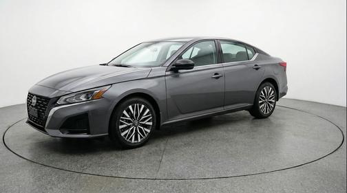 Gun Metallic 2025 Nissan Altima SV FWD