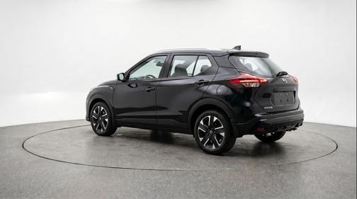 Super Black 2026 Nissan Kicks SV