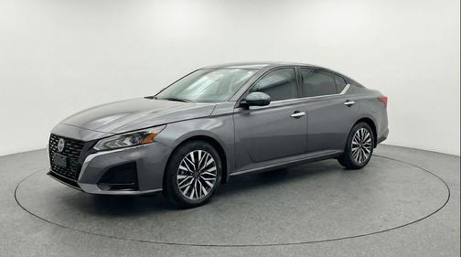 Gun Metallic 2025 Nissan Altima SV FWD