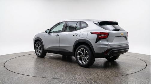 Sterling Gray Metallic 2025 Chevrolet Trax LT