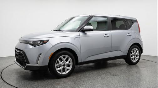 Steel Gray 2025 Kia Soul LX