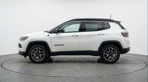 Bright White Clearcoat 2025 Jeep Compass Trailhawk