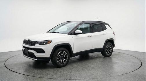 Bright White Clearcoat 2025 Jeep Compass Trailhawk
