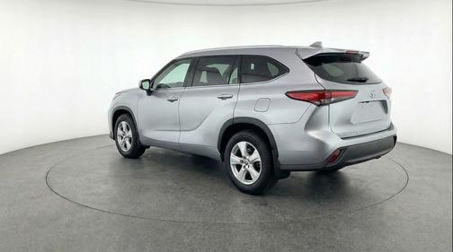 Celestial Silver Metallic 2025 Toyota Highlander LE