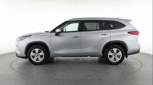 Celestial Silver Metallic 2025 Toyota Highlander LE