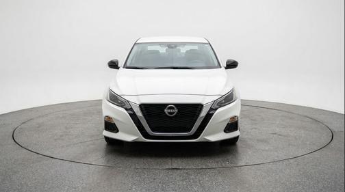 Glacier White 2025 Nissan Altima SV FWD