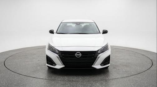 Glacier White 2025 Nissan Altima SV FWD