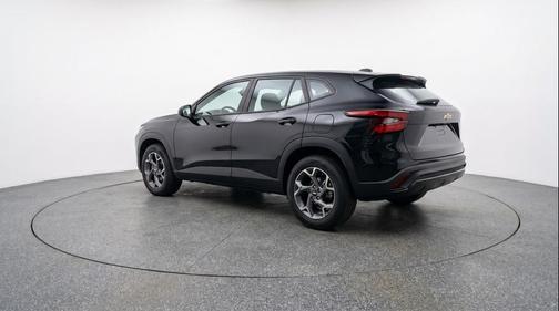 Mosaic Black Metallic 2025 Chevrolet Trax LT