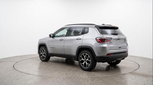Silver Zynith Metallic Clearcoat 2025 Jeep Compass Limited