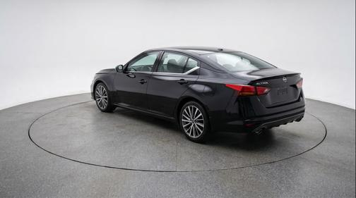 Super Black 2025 Nissan Altima SV FWD