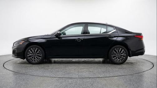 Super Black 2025 Nissan Altima SV FWD