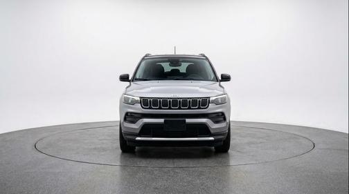 Silver Zynith Metallic Clearcoat 2025 Jeep Compass Limited