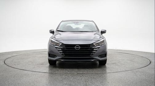 Gun Metallic 2025 Nissan Versa 1.6 SV