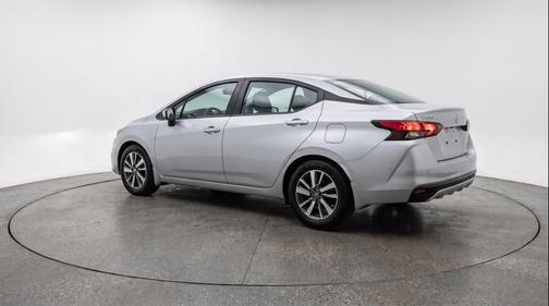 Brilliant Silver Metallic 2025 Nissan Versa 1.6 SV