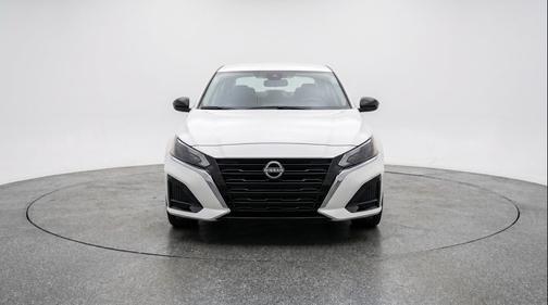 Glacier White 2025 Nissan Altima SV FWD