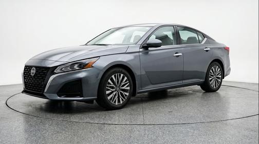 Gun Metallic 2025 Nissan Altima SV FWD