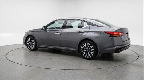 Gun Metallic 2025 Nissan Altima SV FWD