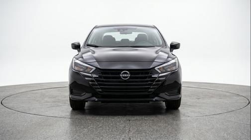 Super Black 2025 Nissan Versa 1.6 SV