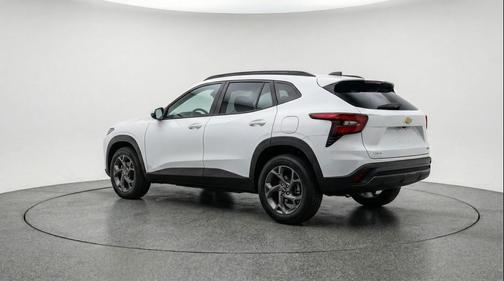 Summit White 2025 Chevrolet Trax LT