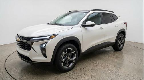 Summit White 2025 Chevrolet Trax LT