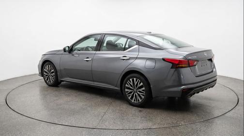 Gun Metallic 2025 Nissan Altima SV FWD