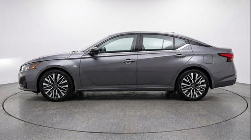 Gun Metallic 2025 Nissan Altima SV FWD