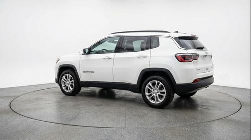 Bright White Clearcoat 2025 Jeep Compass Limited