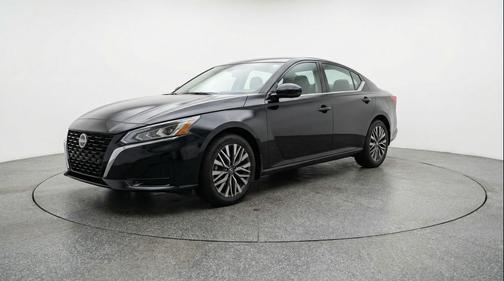 Super Black 2025 Nissan Altima SV FWD