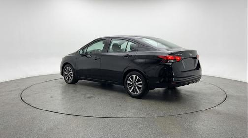 Super Black 2025 Nissan Versa 1.6 SV