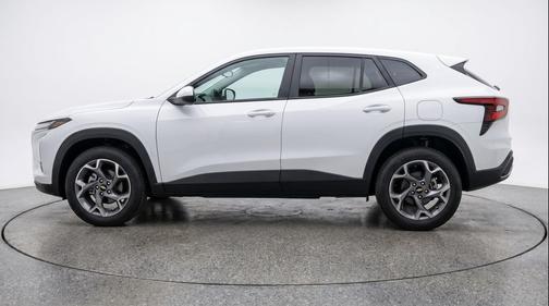 Summit White 2025 Chevrolet Trax LT