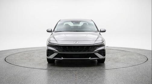 Fluid Metal 2025 Hyundai ELANTRA SEL