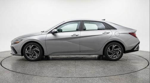 Fluid Metal 2025 Hyundai ELANTRA SEL