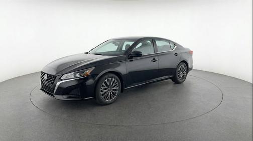 Super Black 2025 Nissan Altima SV