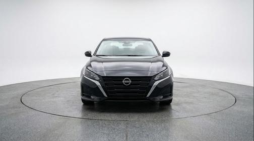 Super Black 2025 Nissan Altima SV FWD