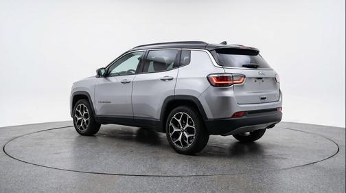 Silver Zynith Metallic Clearcoat 2025 Jeep Compass Limited