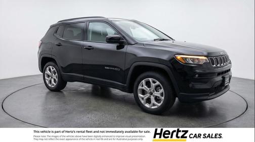 Diamond Black Crystal Pearlcoat 2025 Jeep Compass Latitude