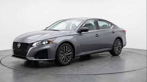 Gun Metallic 2025 Nissan Altima SV FWD