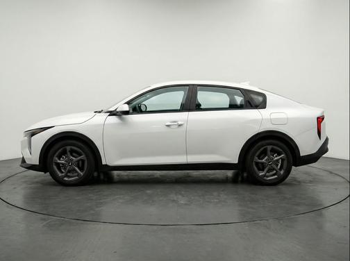 Snow White Pearl 2025 Kia K4 LXS