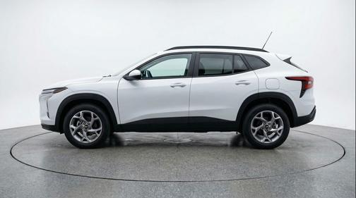 Summit White 2025 Chevrolet Trax LT