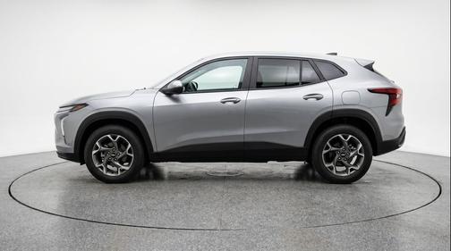Sterling Gray Metallic 2025 Chevrolet Trax LT