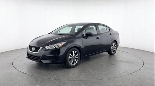 Super Black 2025 Nissan Versa 1.6 SV